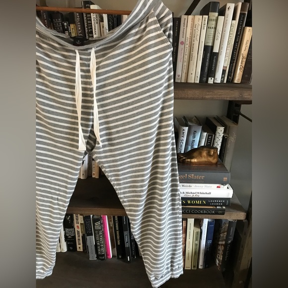 EUC J. Crew Dreamy Grey and White Striped Jogger Lounge Pant with Drawstring M - Picture 5 of 12